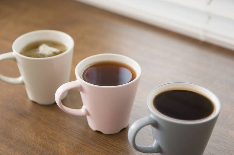 กาแฟ ชา ทำให้กระดูกพรุนจริงหรือ? งานวิจัยใหม่ชี้ วิธีดื่มแบบนี้ช่วยลดความเสี่ยงได้ถึง 30%