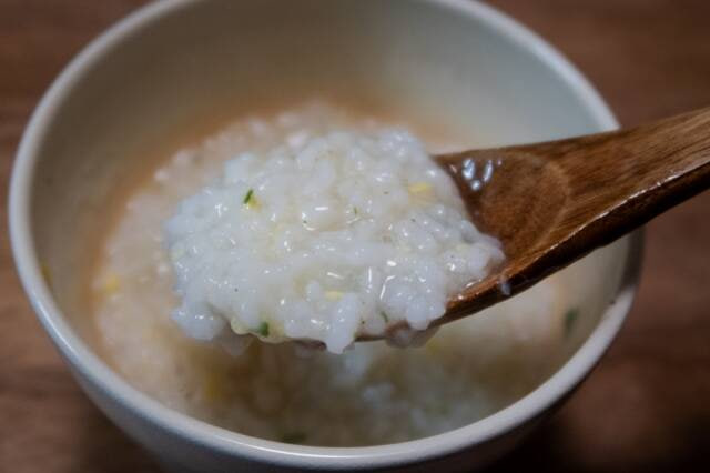 อาหารเช้า “จืดเกินไป” อาจกินจนเสี่ยงวิกฤตน้ำตาลในเลือด แพทย์เผย 4 ความเสี่ยงแอบแฝง: ถุงน้ำดี–กล้ามเนื้อ–น้ำตาลในเลือด ล้วนได้รับผลกระทบ